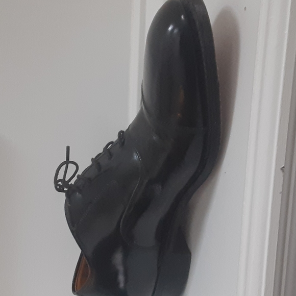 Shoes - Picture 7 of 8